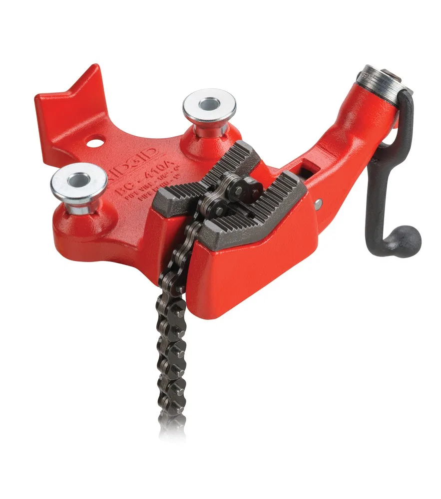 40195 – RIDGID Pipe Vise, 1/8 Inch to 4 Inch Pipe Capacity Top Screw Bench Chain Vise Red Cast Iron Base